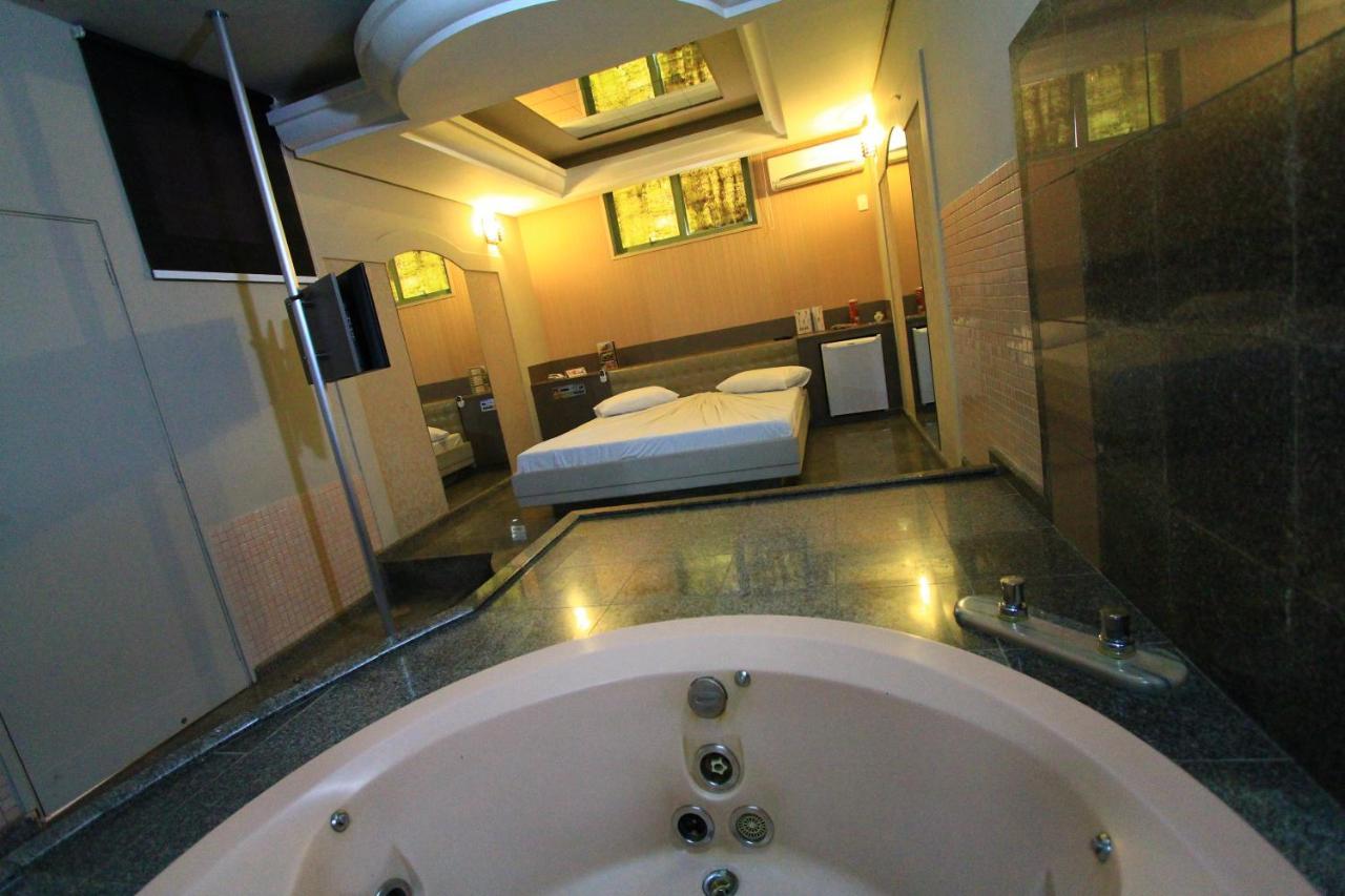 Movie Inn Motel E Hospedagem (Adults Only) Ribeirão Preto Exterior photo